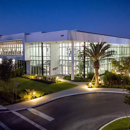 Innovation Hotel Naples Park Екстериор снимка