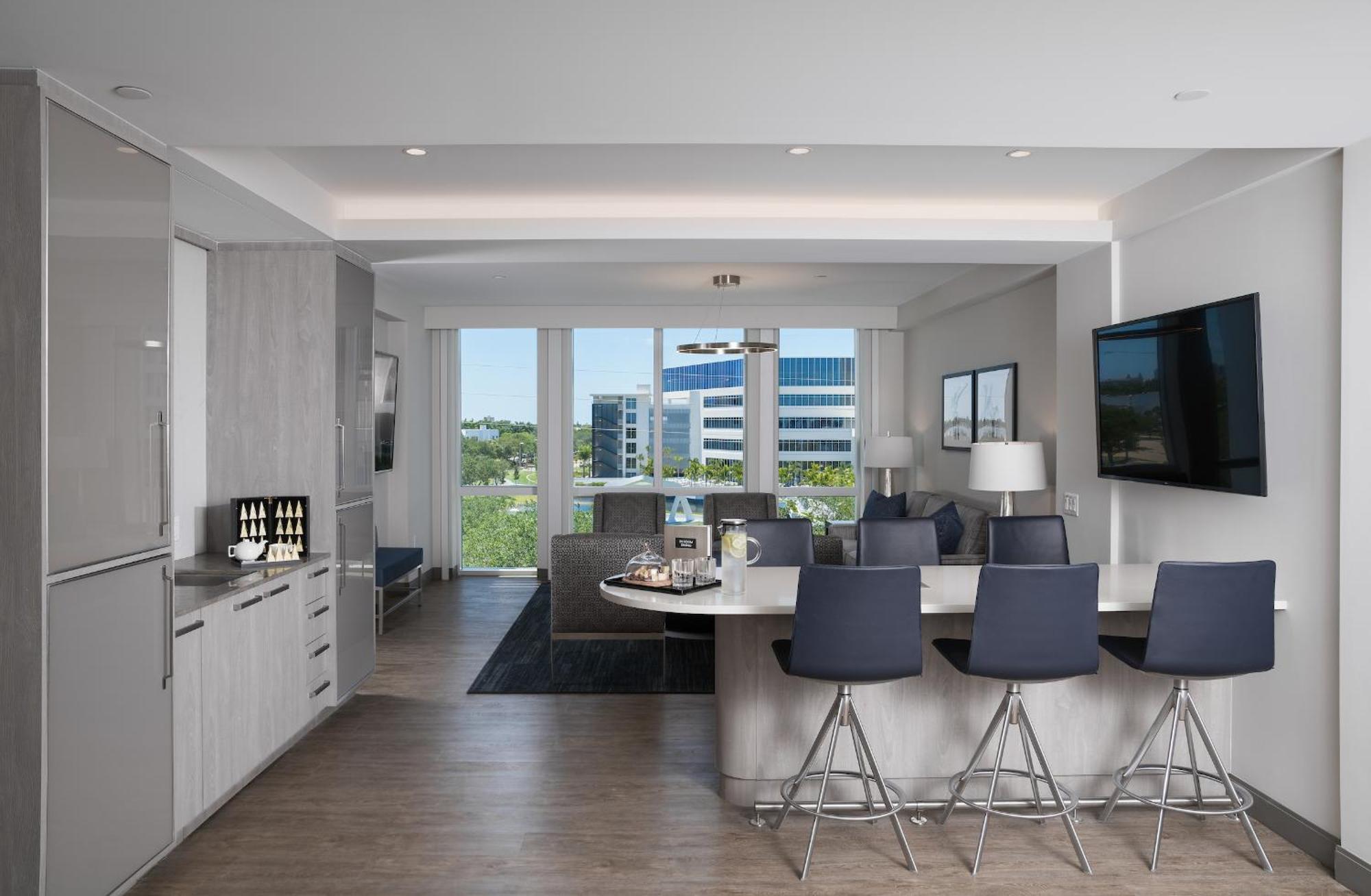 Innovation Hotel Naples Park Екстериор снимка