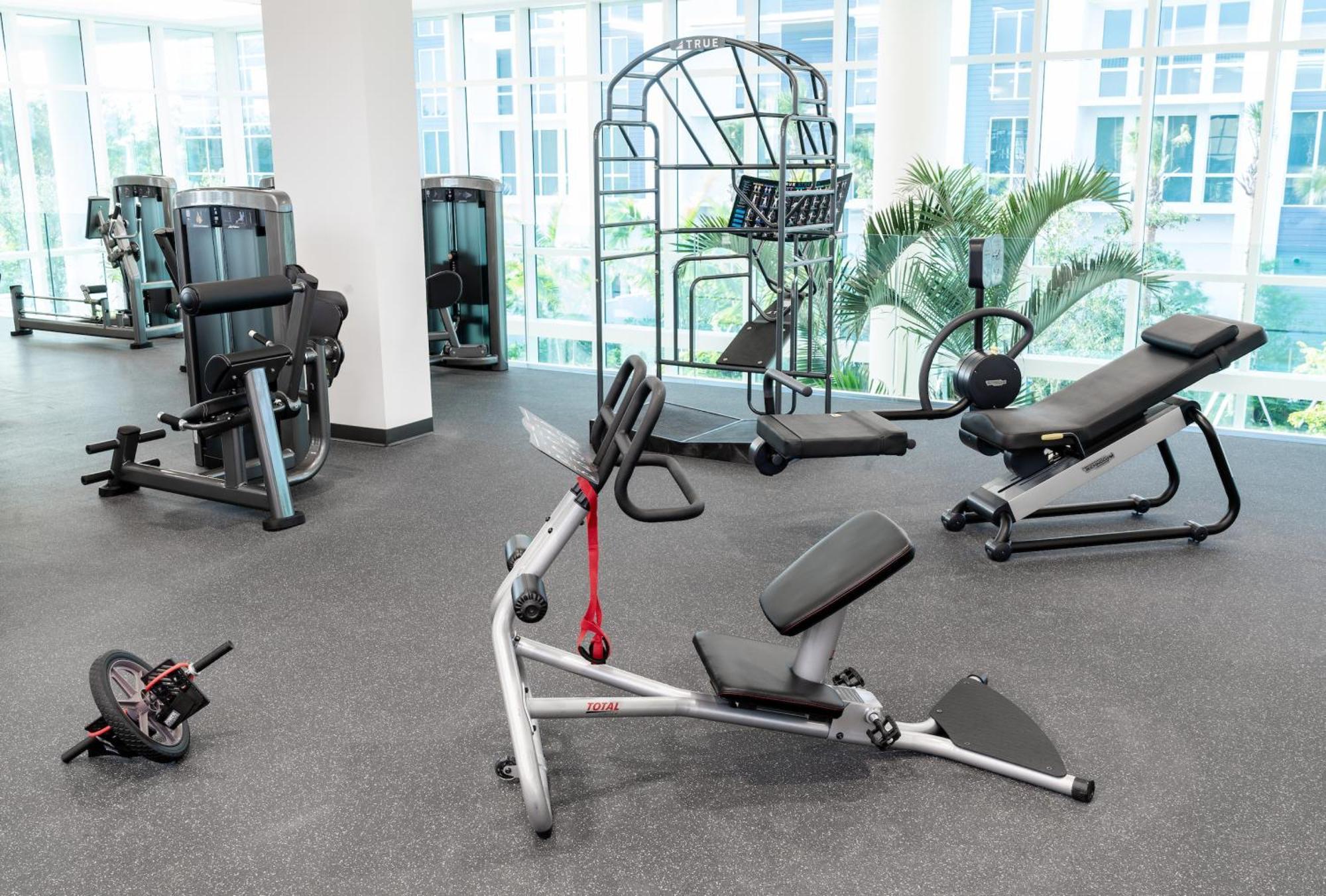 Innovation Hotel Naples Park Екстериор снимка
