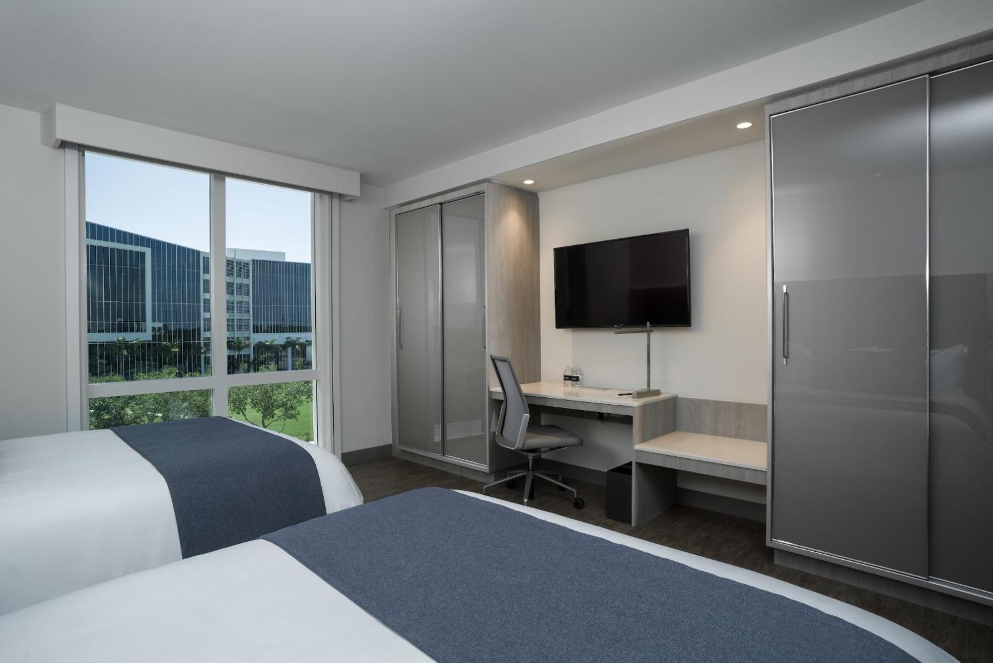 Innovation Hotel Naples Park Екстериор снимка