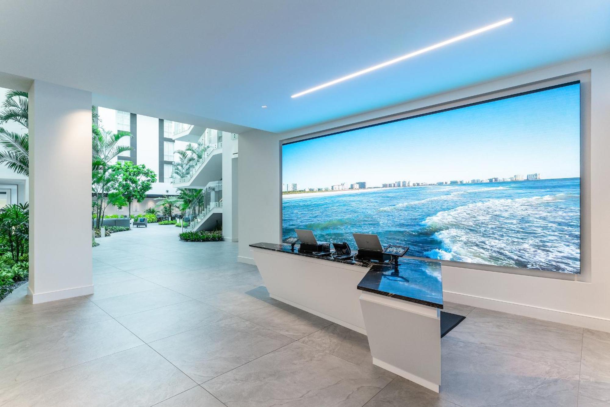 Innovation Hotel Naples Park Екстериор снимка