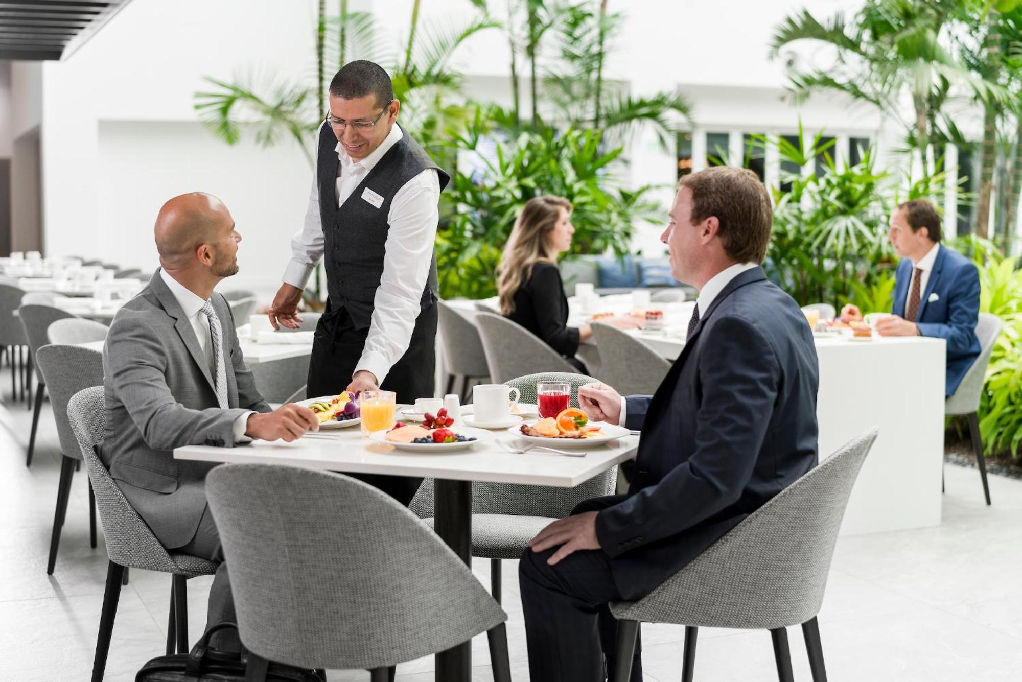 Innovation Hotel Naples Park Екстериор снимка