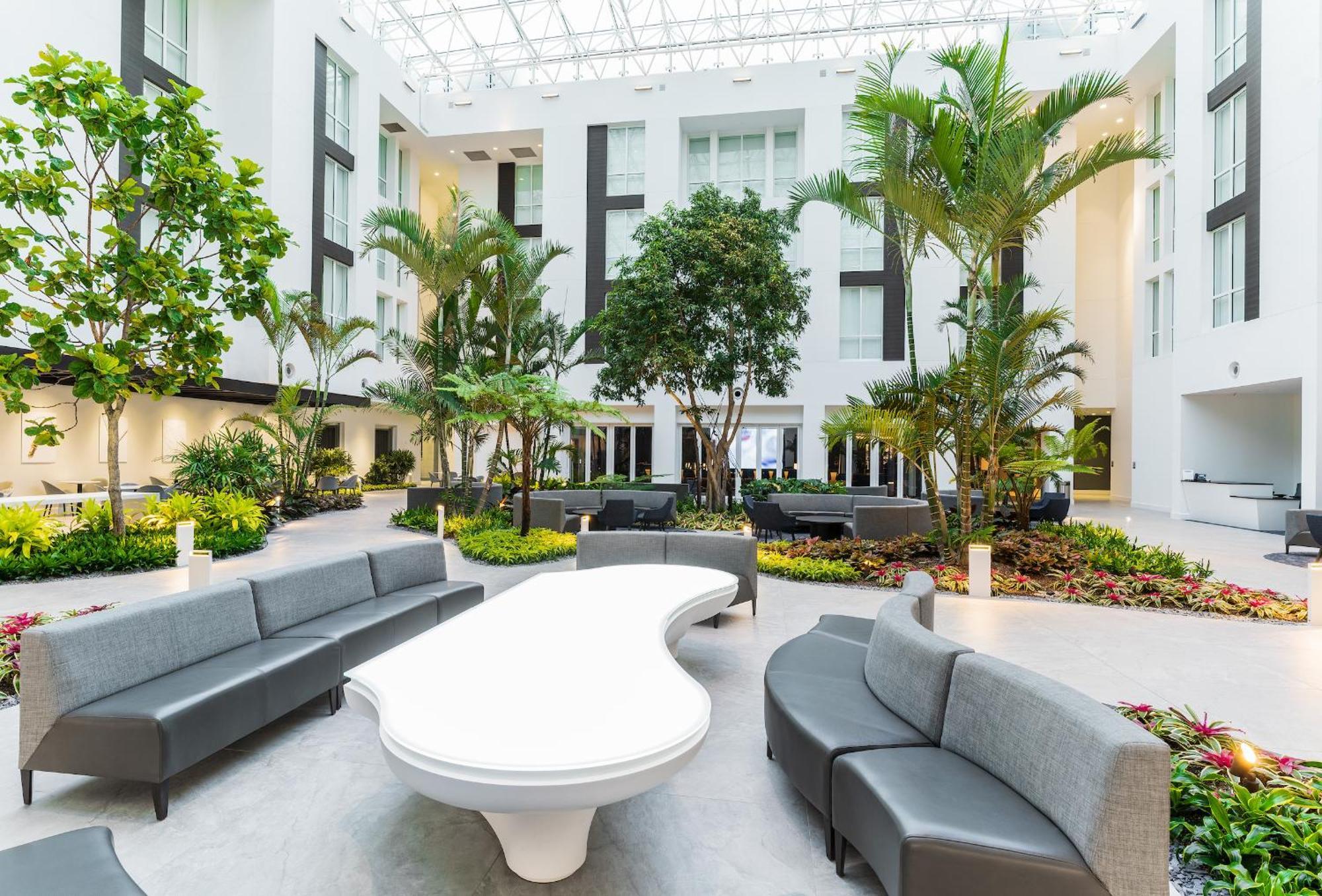 Innovation Hotel Naples Park Екстериор снимка